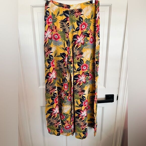Lulu's floral wide leg pants - Picture 2 of 6